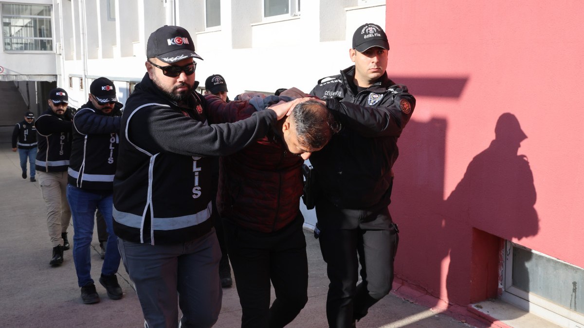 Adana'da polis memuru emniyete ait mühimmatları tek tek sattı: Altından FETÖ çıktı