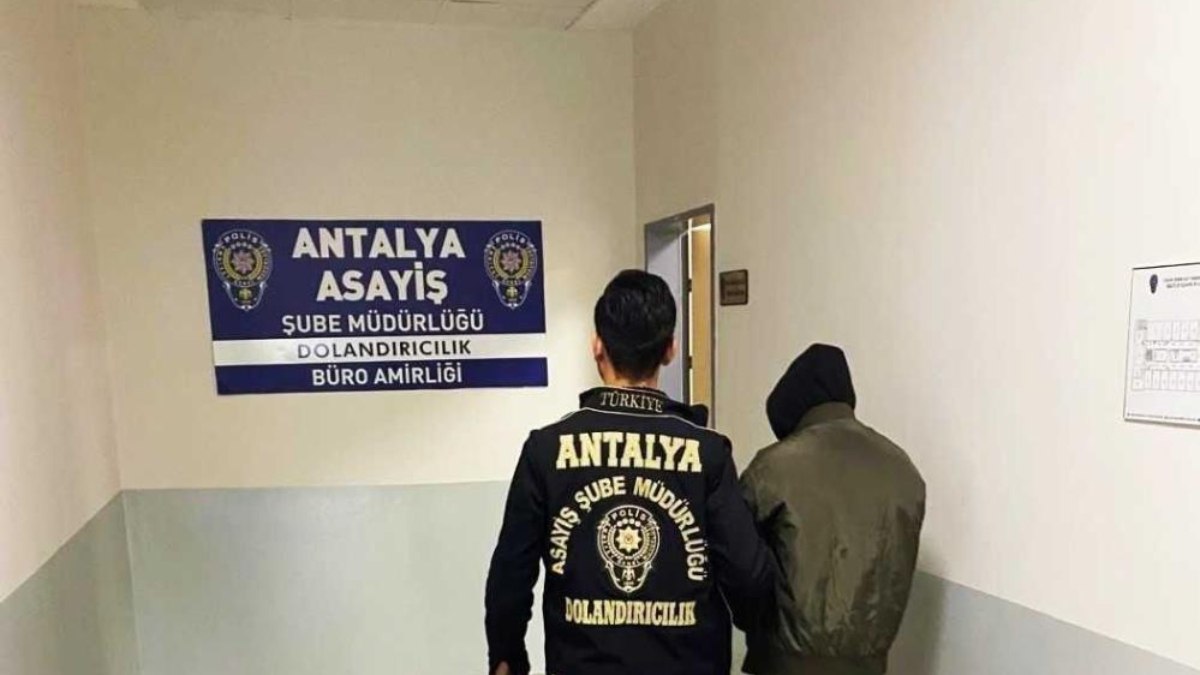 Antalya'da dolandırıcılık yapan şahıs yakalandı