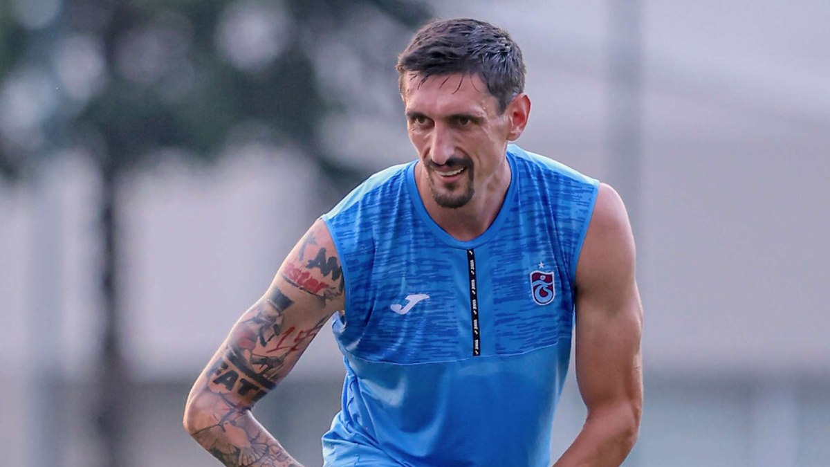 Stefan Savic, tedavi için İspanya'ya gitti