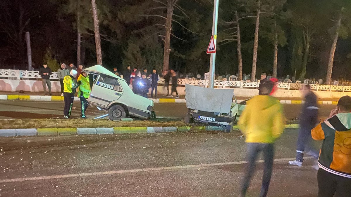 Edirne'de kazada ikiye bölünen otomobildeki 2 kişi ağır yaralandı