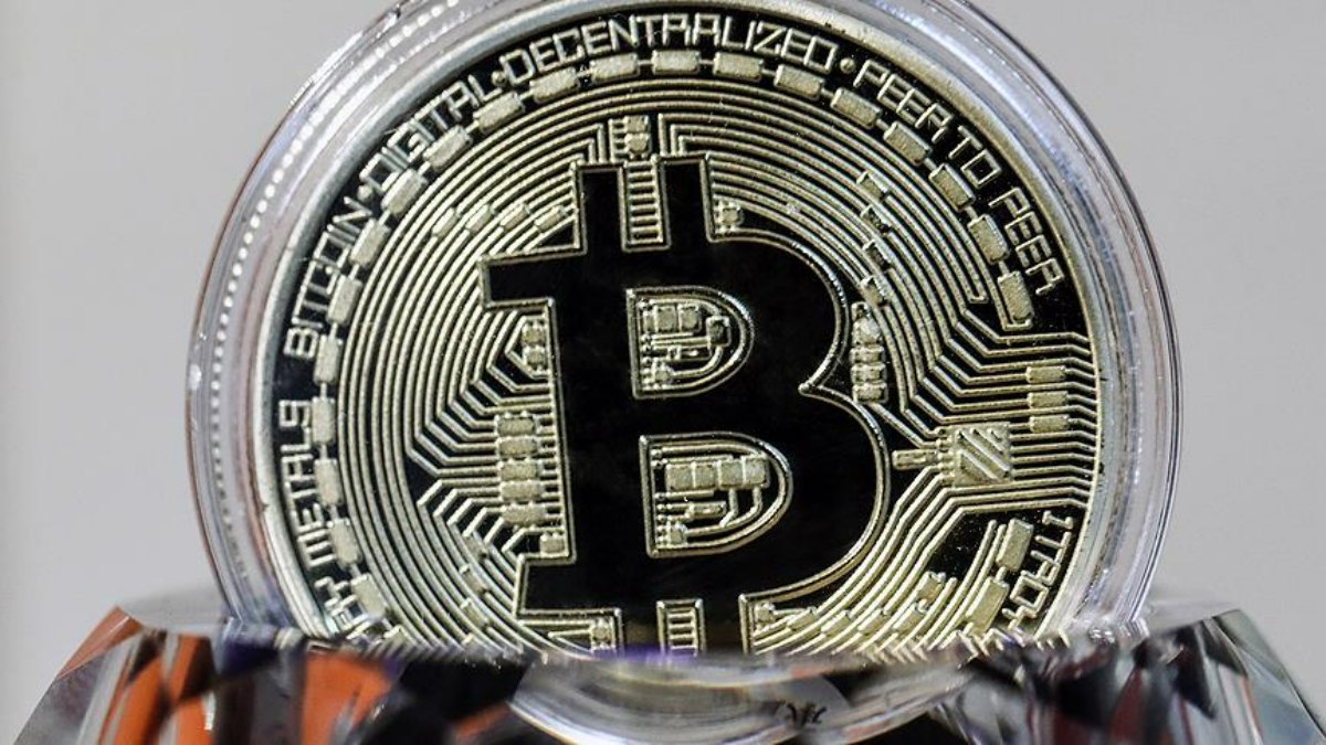 Bitcoin'in fiyatı tarihe geçerek 102 bin doları aştı