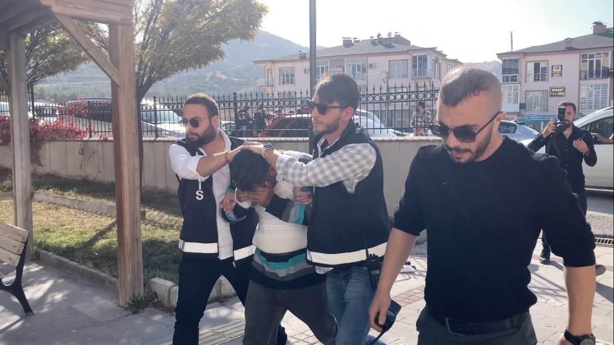 Burdur'da yaşlı adamı öldürüp karısını yaralayan saldırgandan dikkat çeken savunma