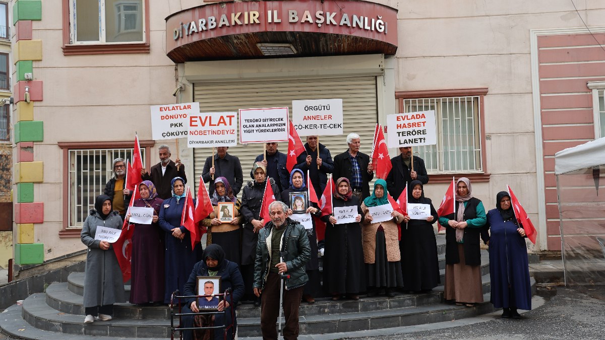 Diyarbakır'da evlat nöbeti sürüyor: Aile sayısı 380’e ulaştı