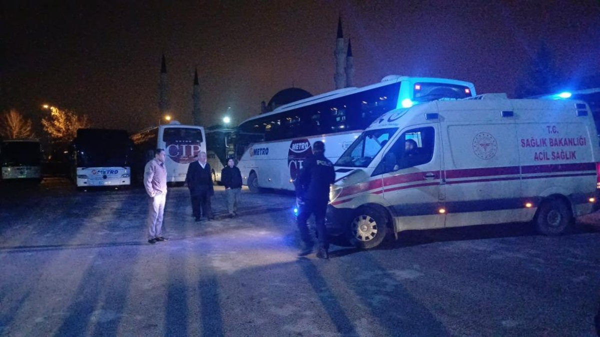 Çorum'da otobüs terminalindeki bıçaklı kavgada kan aktı: 1 yaralı