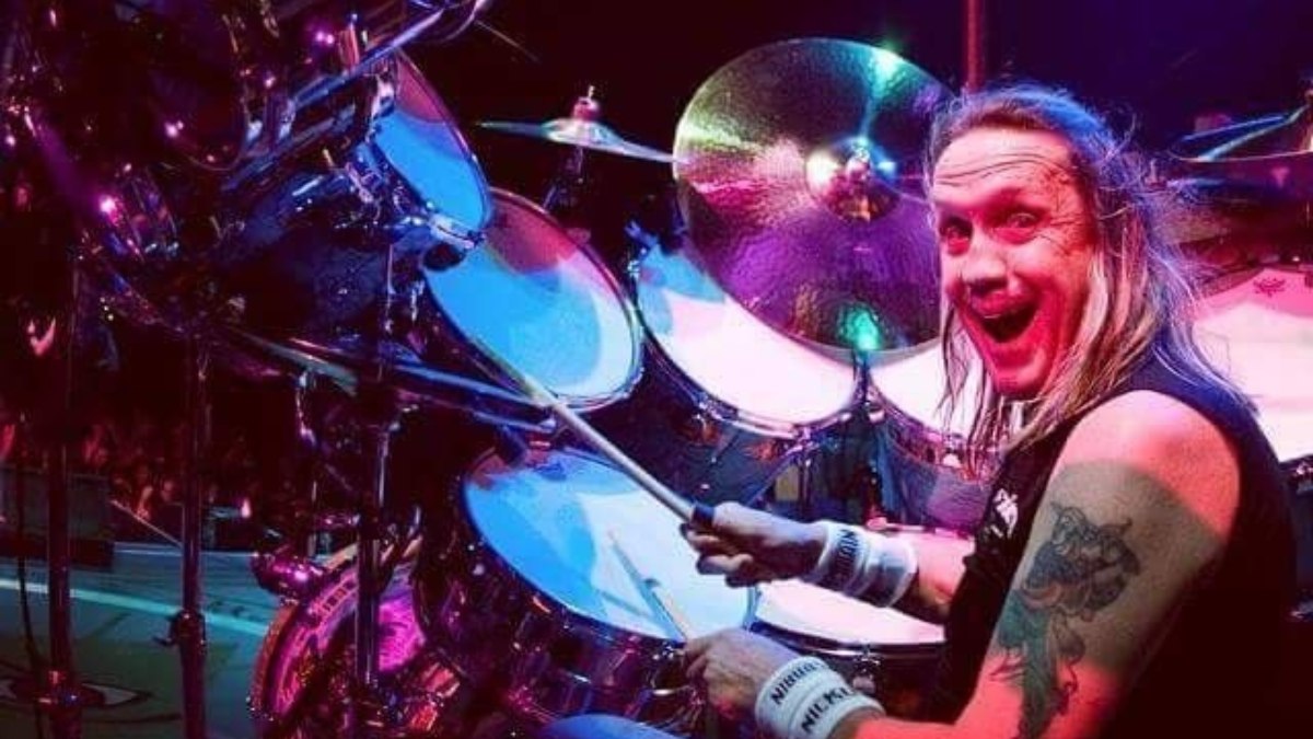 Iron Maiden grubunun efsane üyesi Nicko McBrain emekli oldu