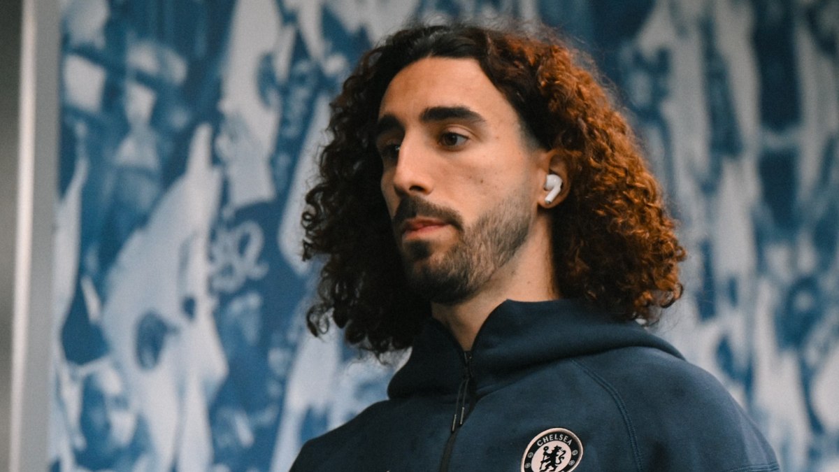 Marc Cucurella kramponlarını çöpe atıp, taraftarlardan özür diledi