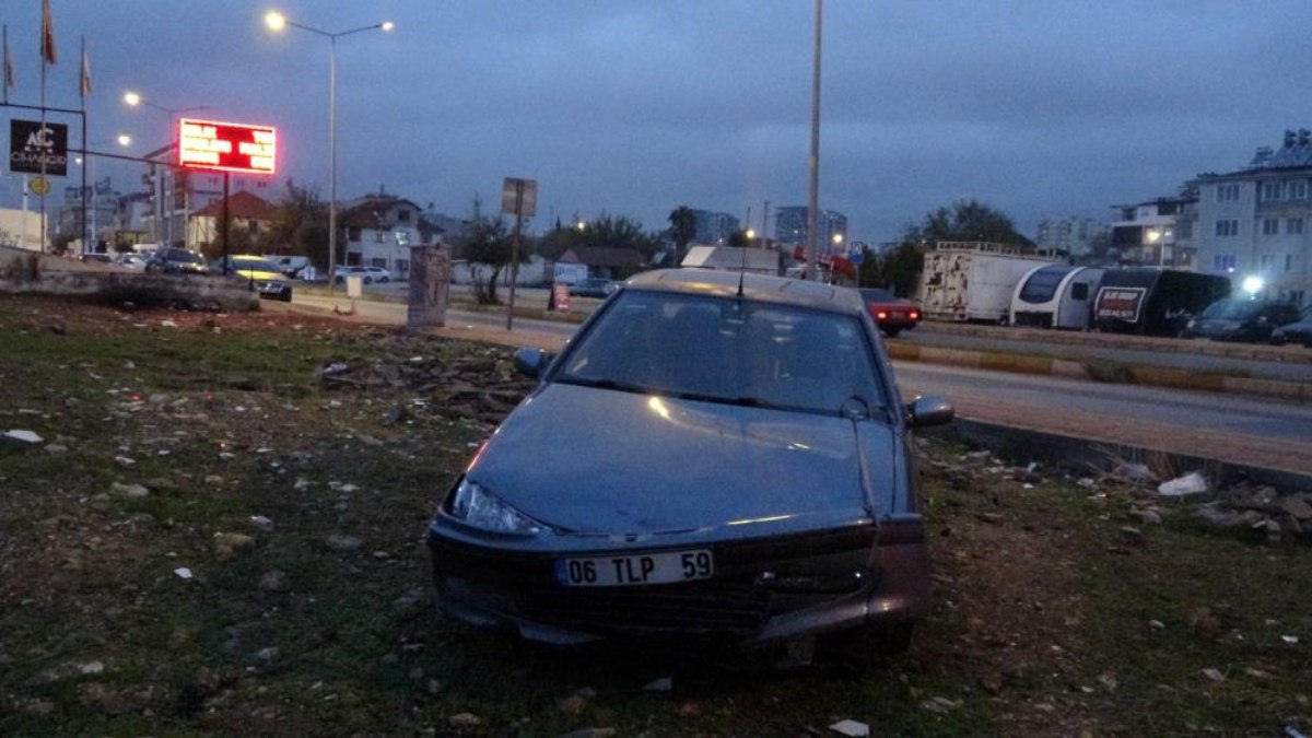 Antalya'da 14 yaşındaki sürücü faciaya neden oldu