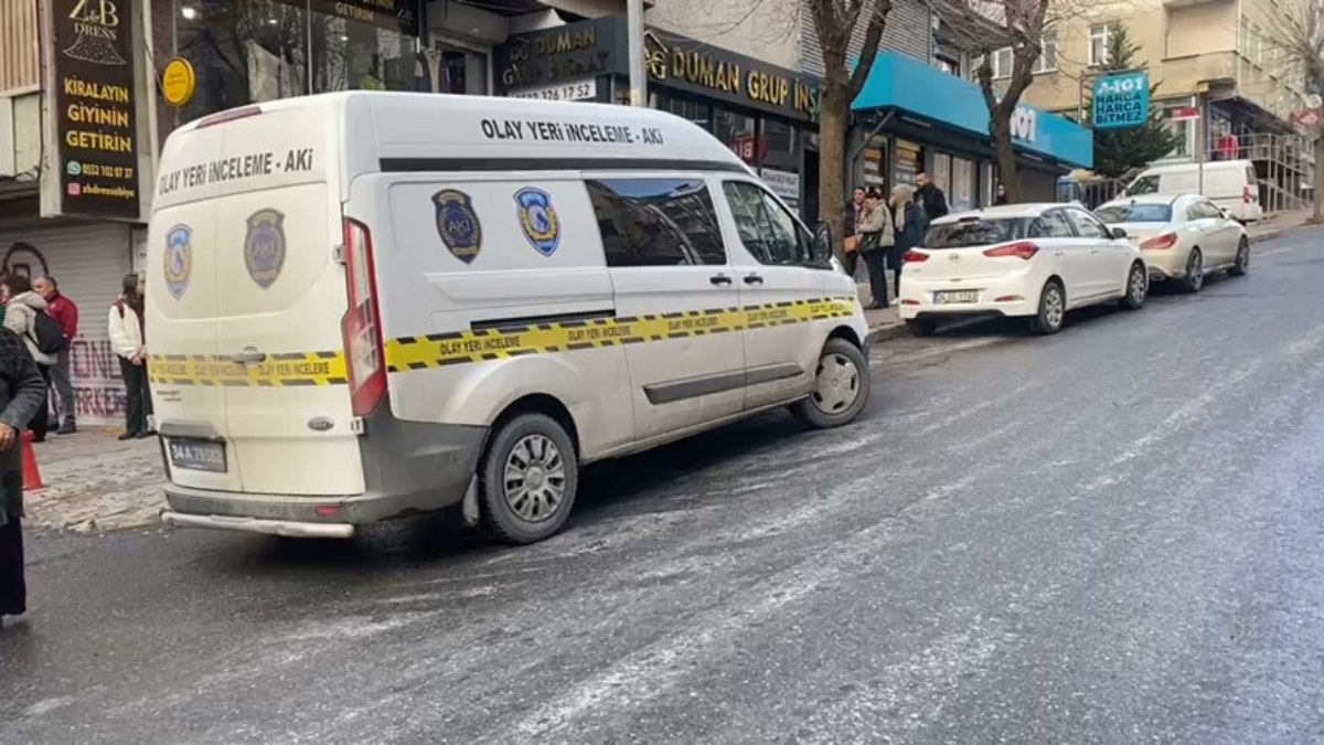 İstanbul Sultangazi'de husumetlisiyle tartışan şüpheli kurşun yağdırdı