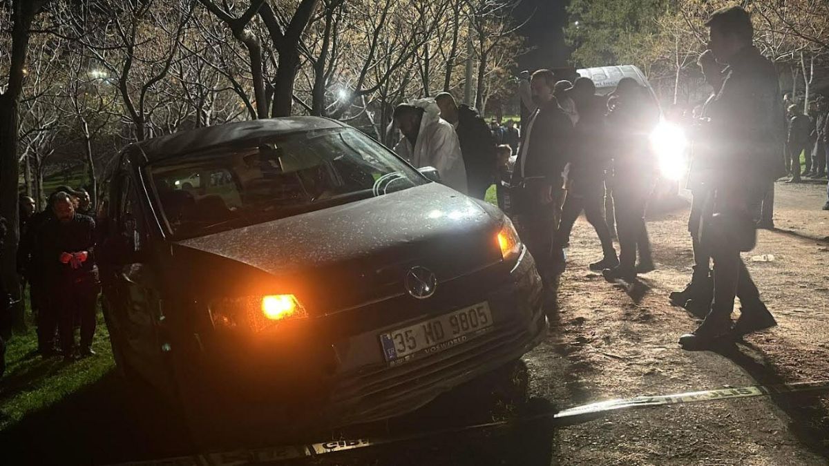 İzmir’de bir kişi araçta tartıştığı arkadaşını bıçaklayarak öldürdü