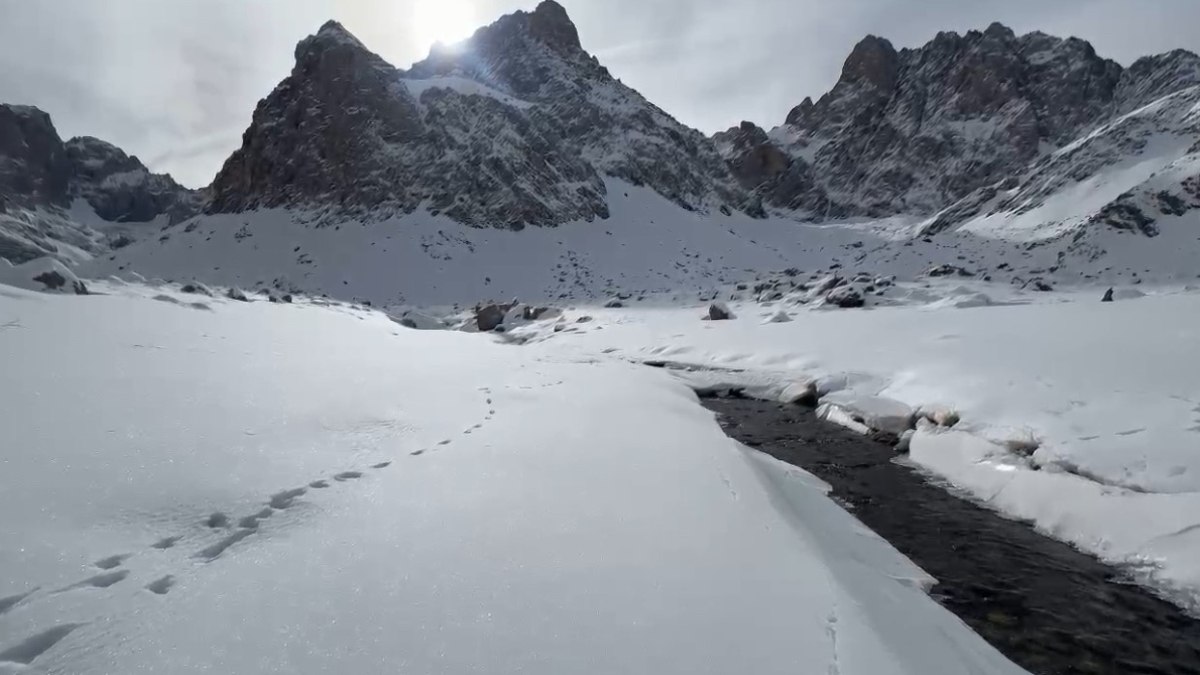 Hakkari'de Cennet ve Cehennem Vadisi karla kaplandı