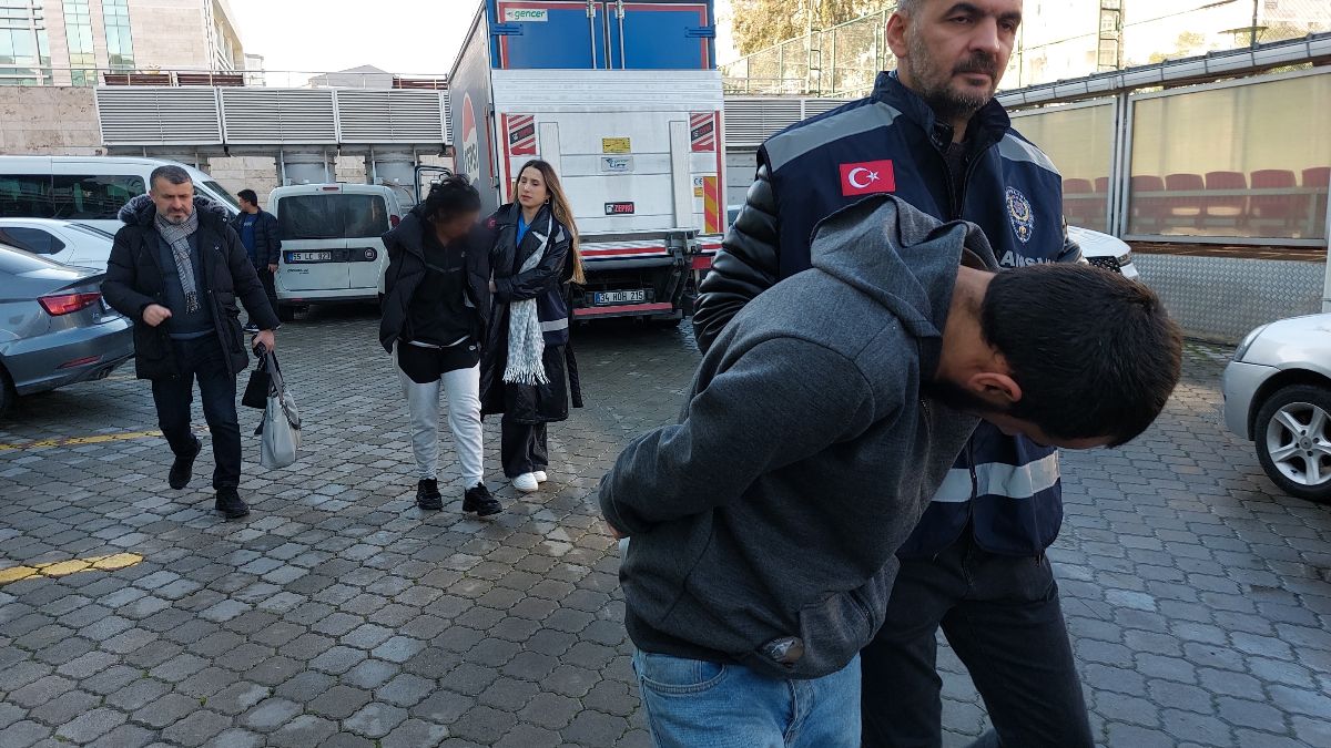 Samsun'da kadının boynundaki altını çalan kapkaççılar yakalandı