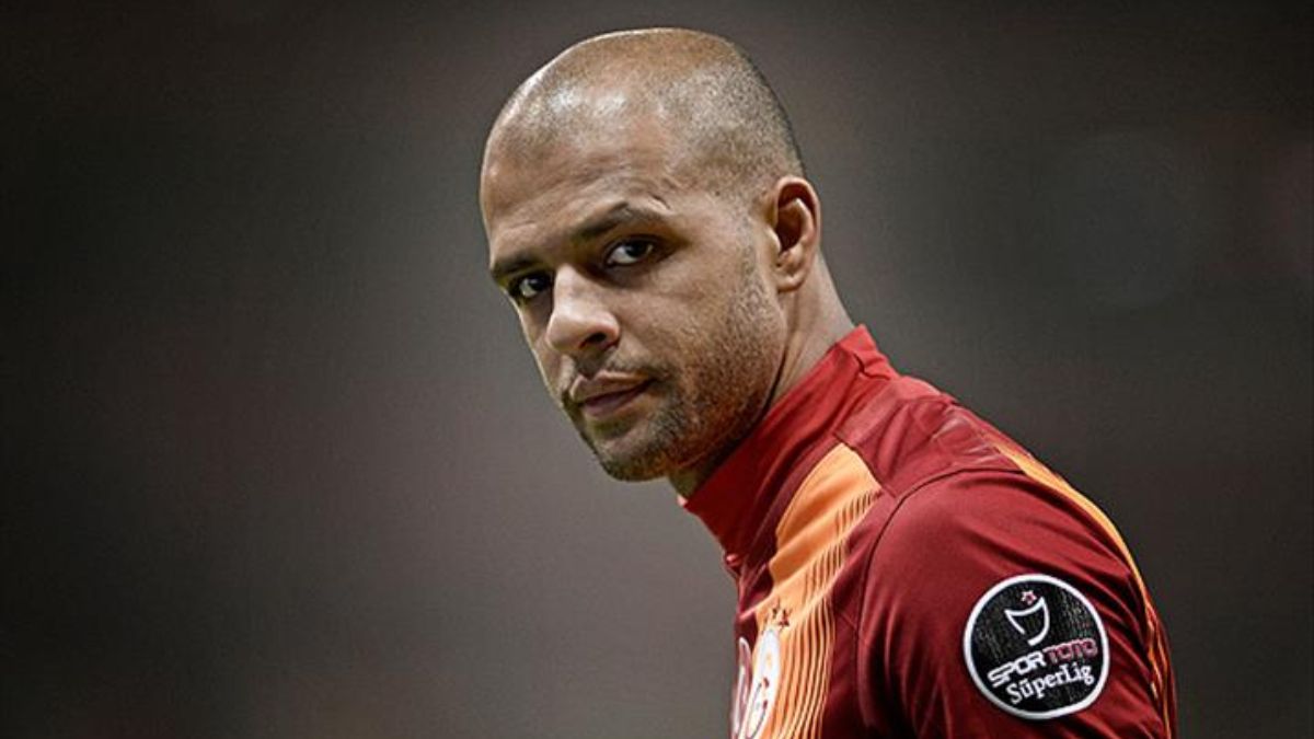 Felipe Melo, Beşiktaş Stadı'nın önünden paylaşım yaptı