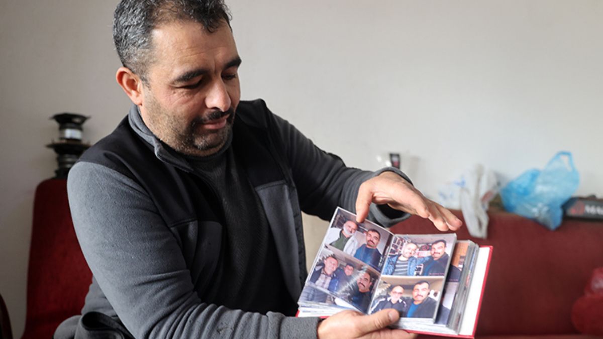 Konya'da egzoz ustası, müşterileriyle fotoğraf albümü oluşturdu