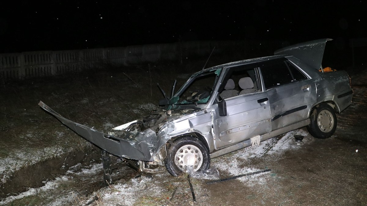 Samsun'da otomobiller çarpıştı: 4 kişi yaralandı