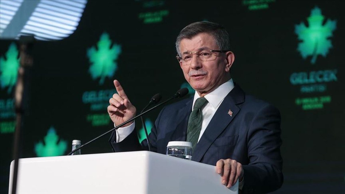 Ahmet Davutoğlu'ndan dikkat çeken açıklama: AK Parti'den hiç kopmadım