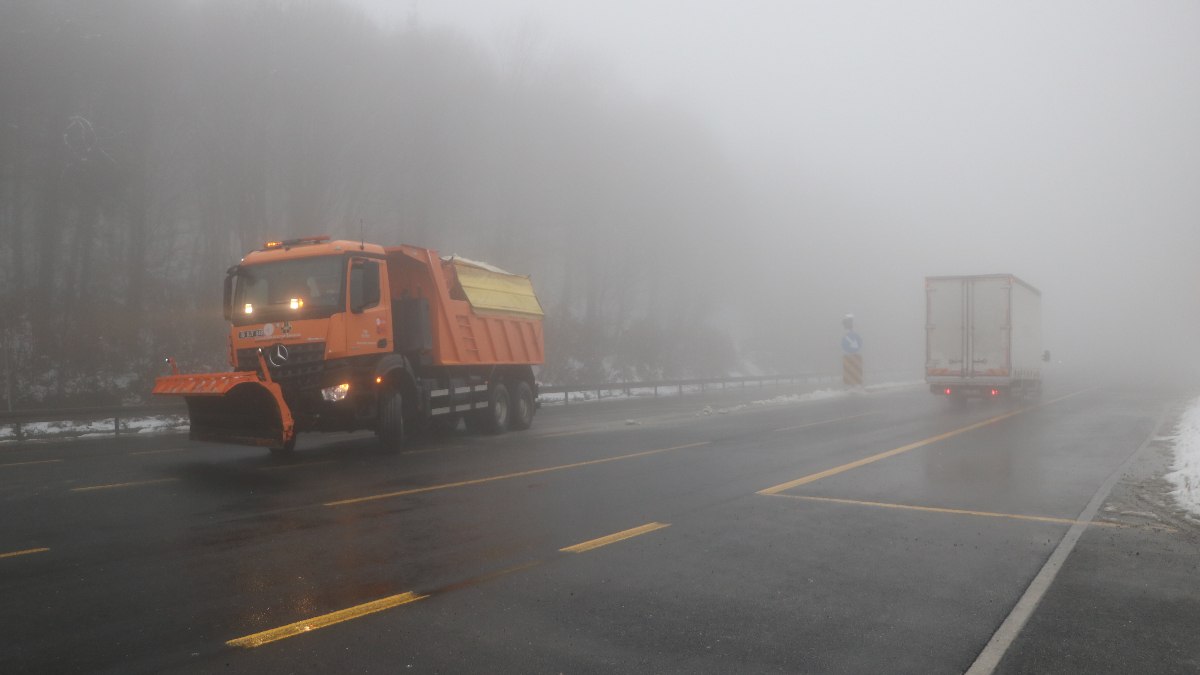 Bolu Dağı'nda sis etkili oluyor