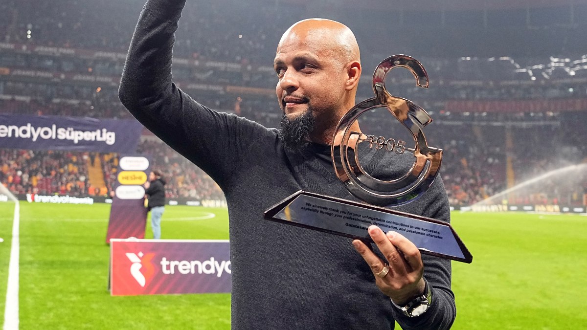 Galatasaray, Felipe Melo'ya plaket verdi