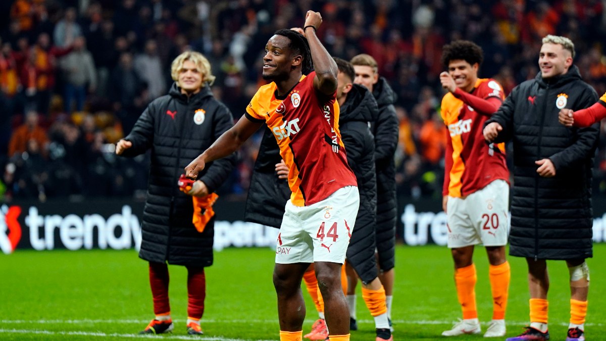 Galatasaray'da maç sonu 3'lüsü Michy Batshuayi'den