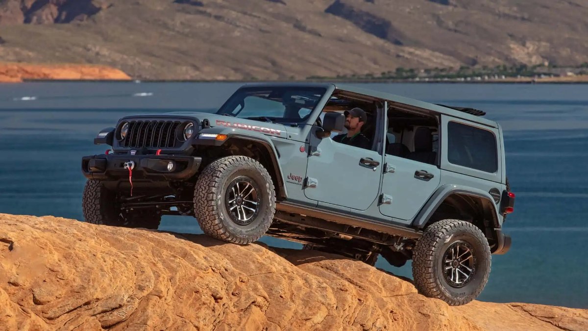 Jeep Wrangler için otomatik şanzıman seçeneği geri geldi