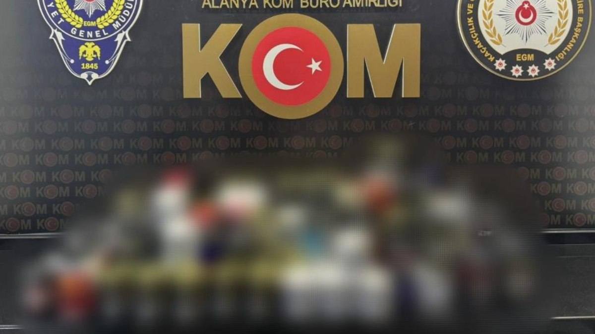 Antalya'da yılbaşı öncesi 1185 litre kaçak içki bulundu