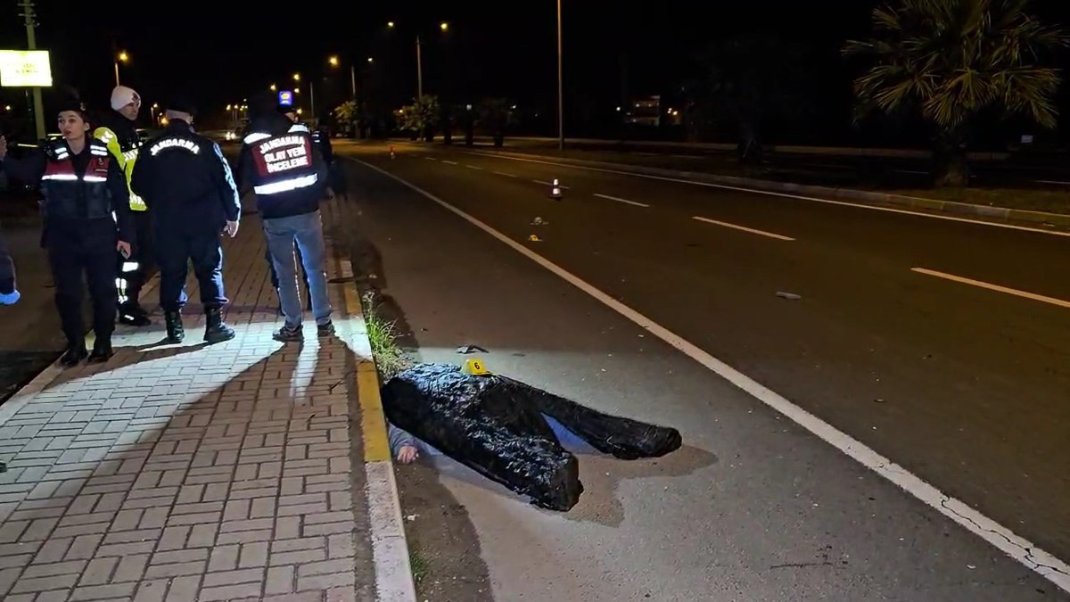 Aydın'da kardeşini kazadan korumak isterken otomobilin çarpmasıyla hayatını kaybetti