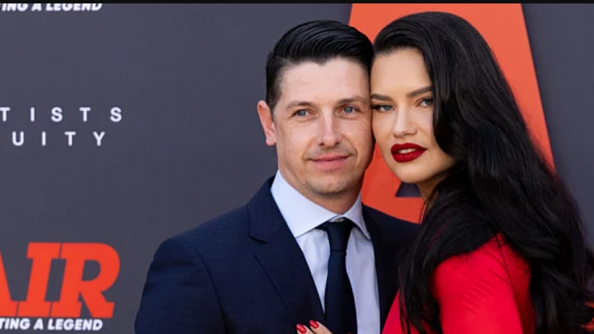 Adriana Lima oğlunun babası Andre Lemmers ile evlendi! 