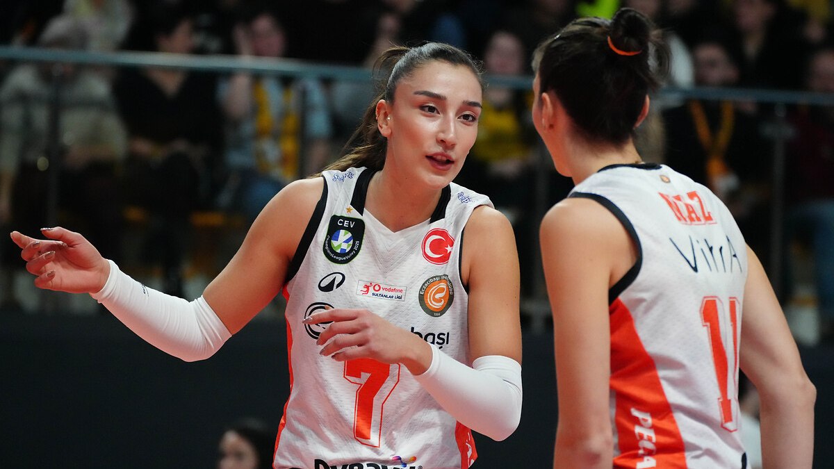 Milli voleybolcu Hande Baladın'den ayrılık kararı