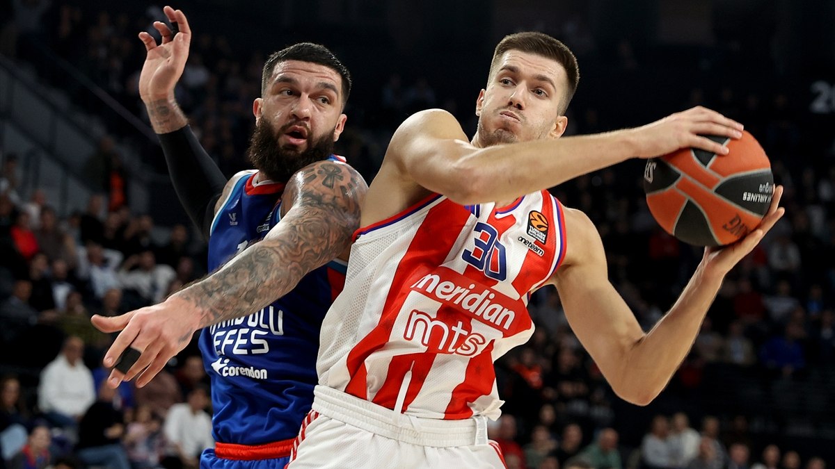 Anadolu Efes, Kızılyıldız'ı eli boş gönderdi