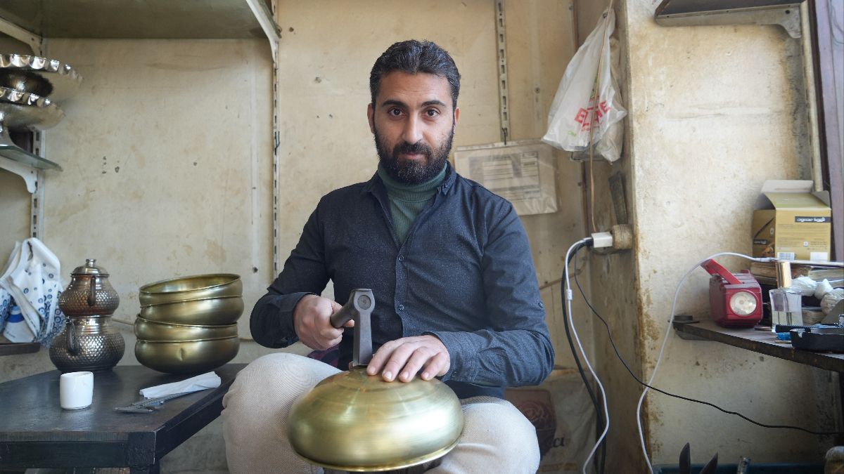 Gaziantep’te yaşayan Suriyeli usta: Esad ülkeyi kendi dükkanı gibi kullanıyordu Gaziantep’te yaşayan Suriyeli usta: Esad ülkeyi kendi dükkanı gibi kullanıyordu