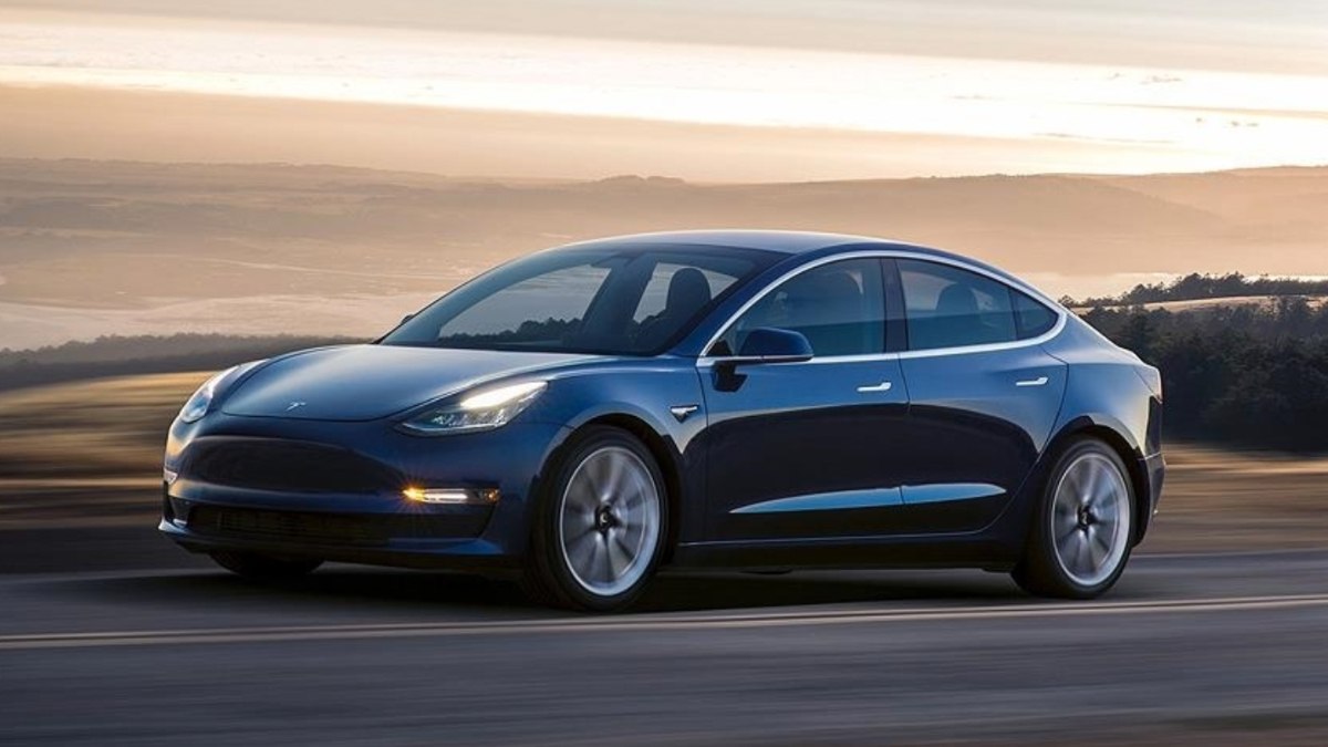 Lastik basıncını bildiren sistem aksadı! Tesla ABD'de 700 bin aracını geri çağırdı