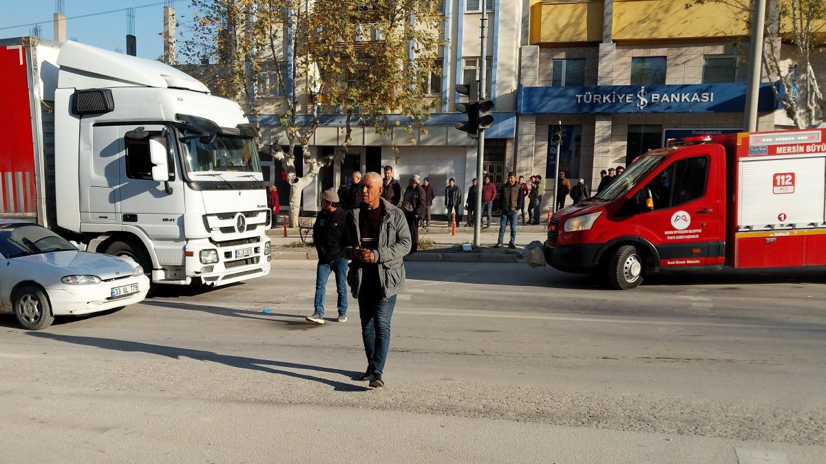 Mersin'de tırın çarptığı yaya hayatını kaybetti