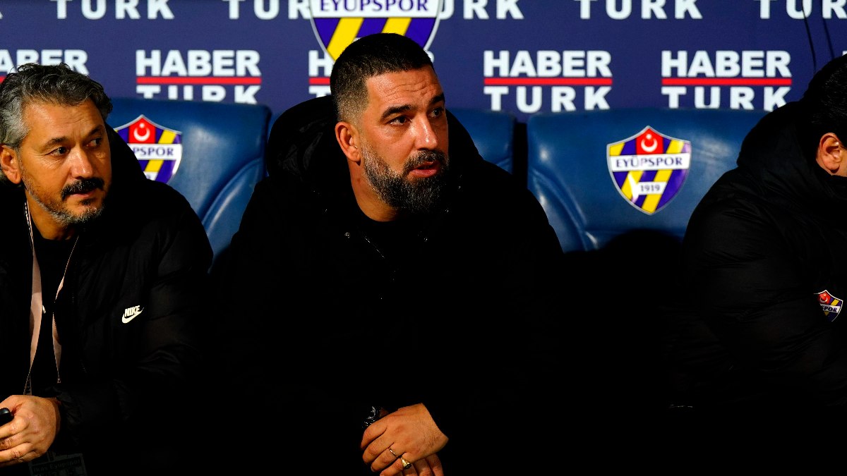 Arda Turan, Fenerbahçe maçında kırmızı gördü