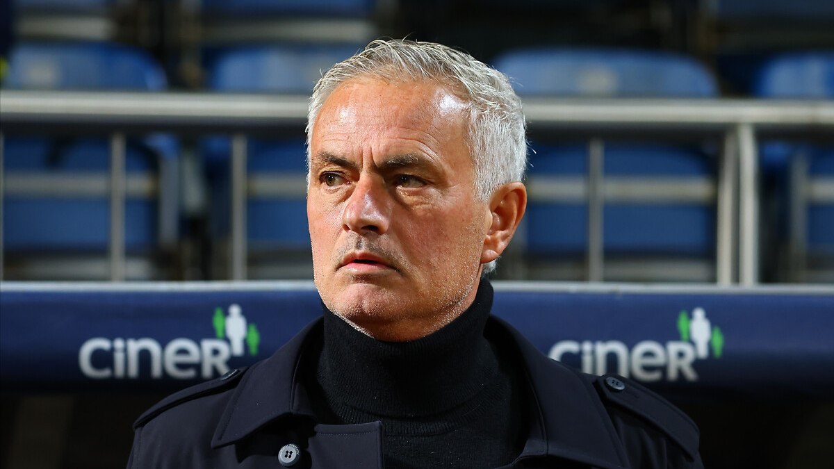 Fenerbahçe'de Jose Mourinho topun ağzında