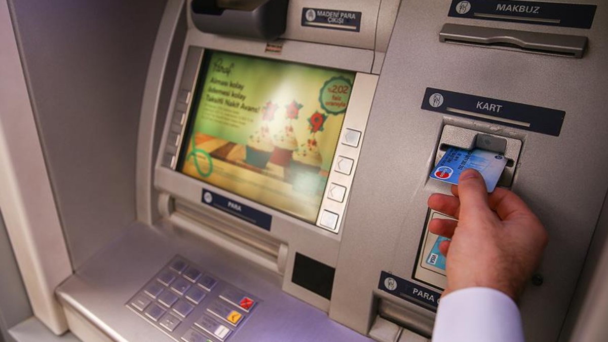 ATM kullanıcılarına uyarı: Bu işlem için ücret alııyor