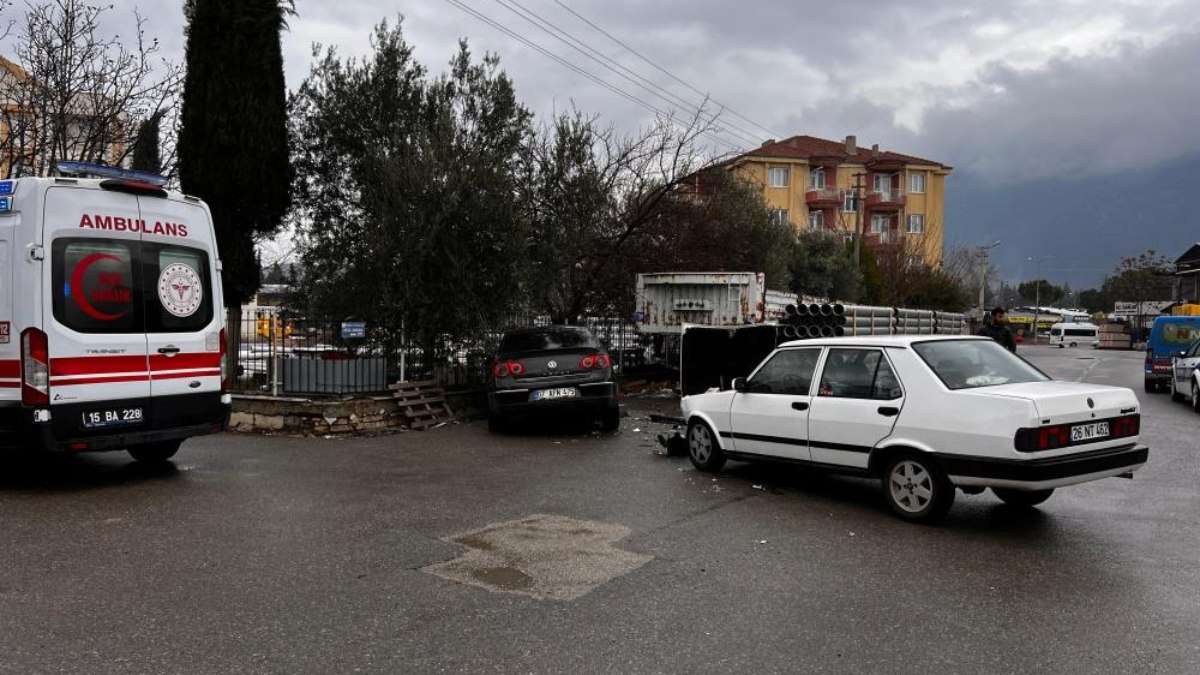 Burdur'da 16 yaşındaki çocuk kaza yaptı: 1 yaralı