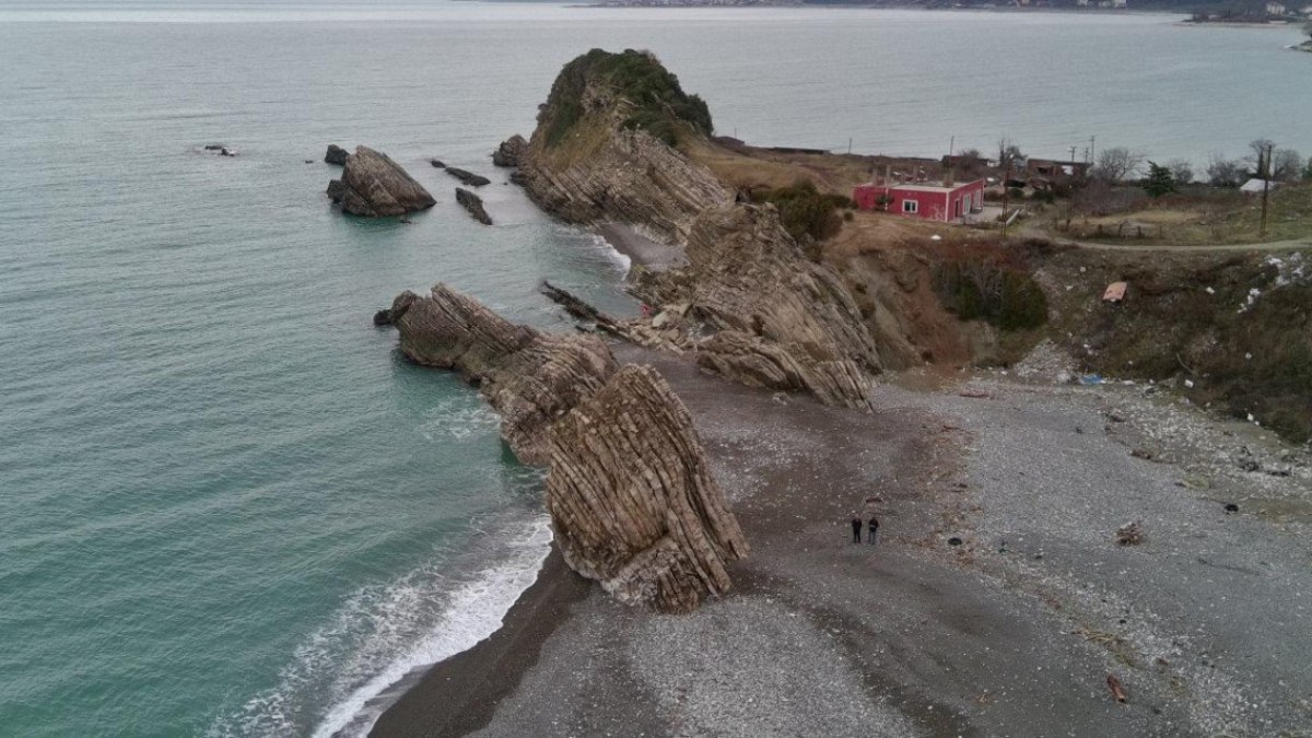 Sinop'ta deniz çekildi