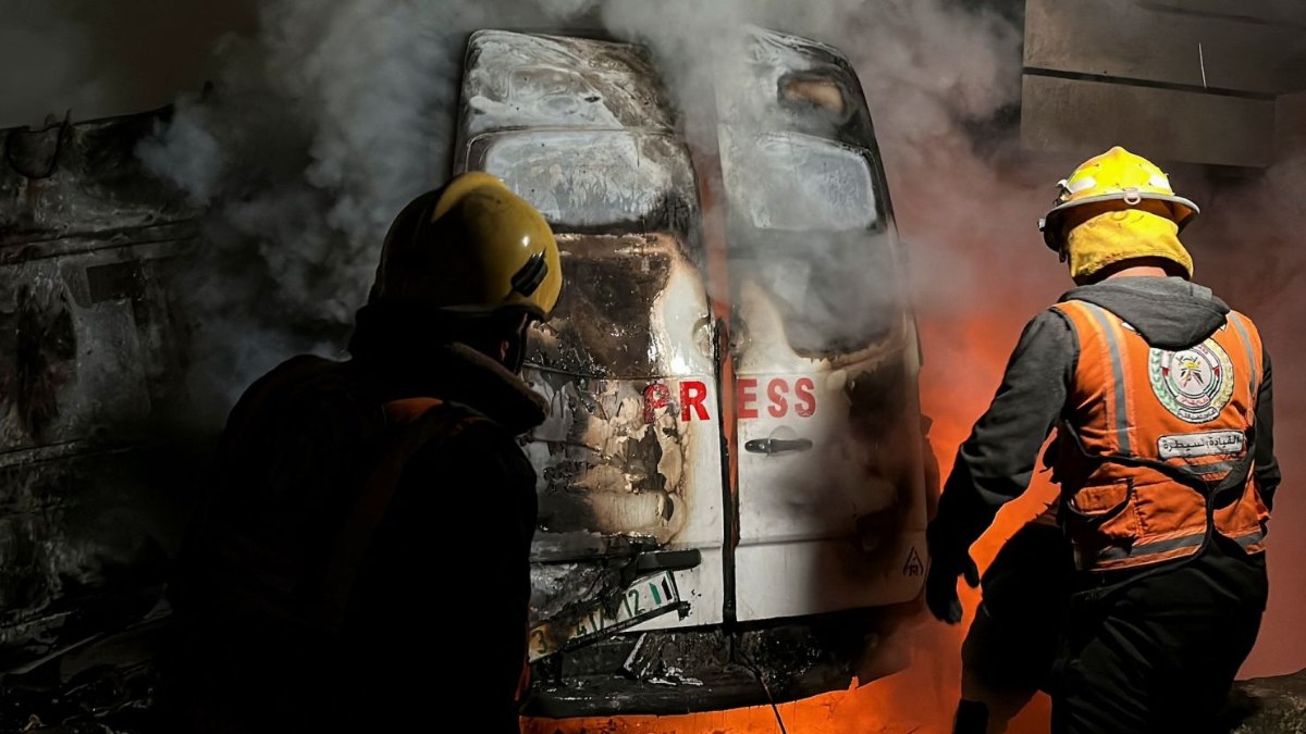 İsrail ordusu Gazze'de yayın aracını bombaladı: 5 gazeteci öldü