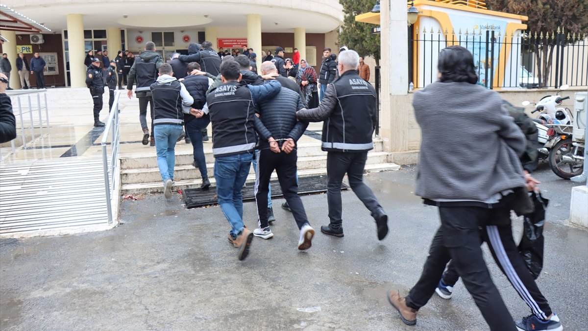 Şanlıurfa'da kuyumcu atölyesini yağmaladıkları iddiasıyla 11 şüpheli yakalandı