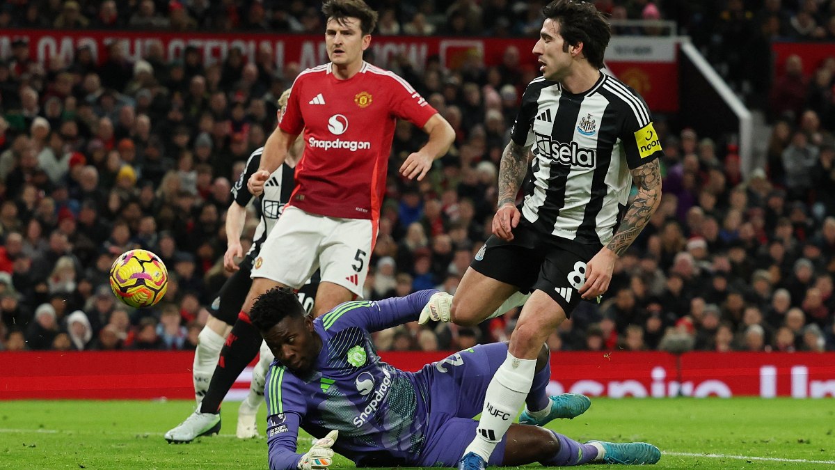 Manchester United evinde Newcastle United'a yenildi