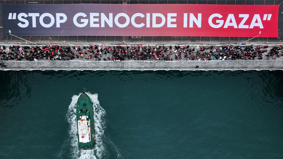 Milyonlar Galata'ya akın etti: Gazze'deki katliama "Dur" de!