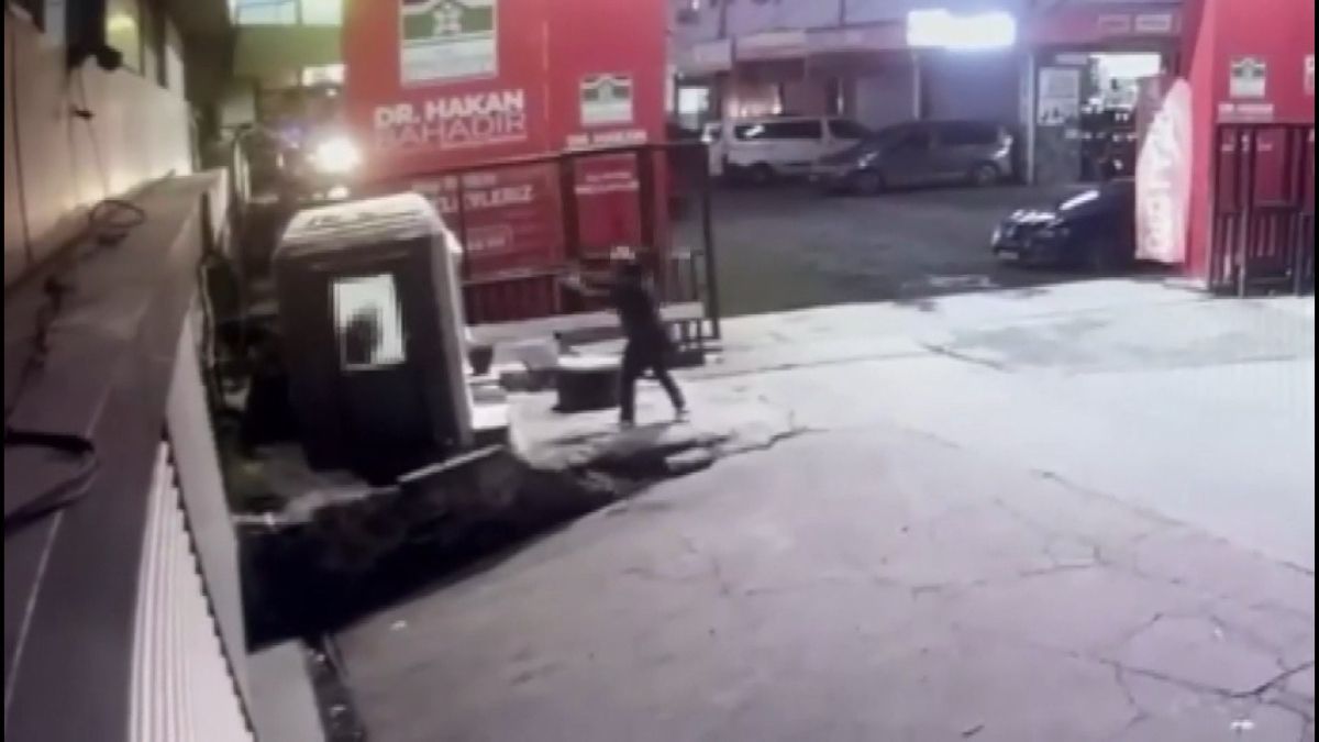 İstanbul’da husumetli olduğu bekçiye kurşun yağdırdı