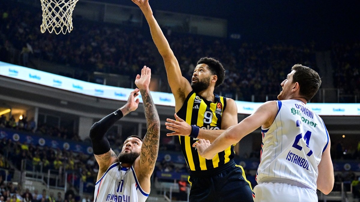 Fenerbahçe, Anadolu Efes'i devirdi