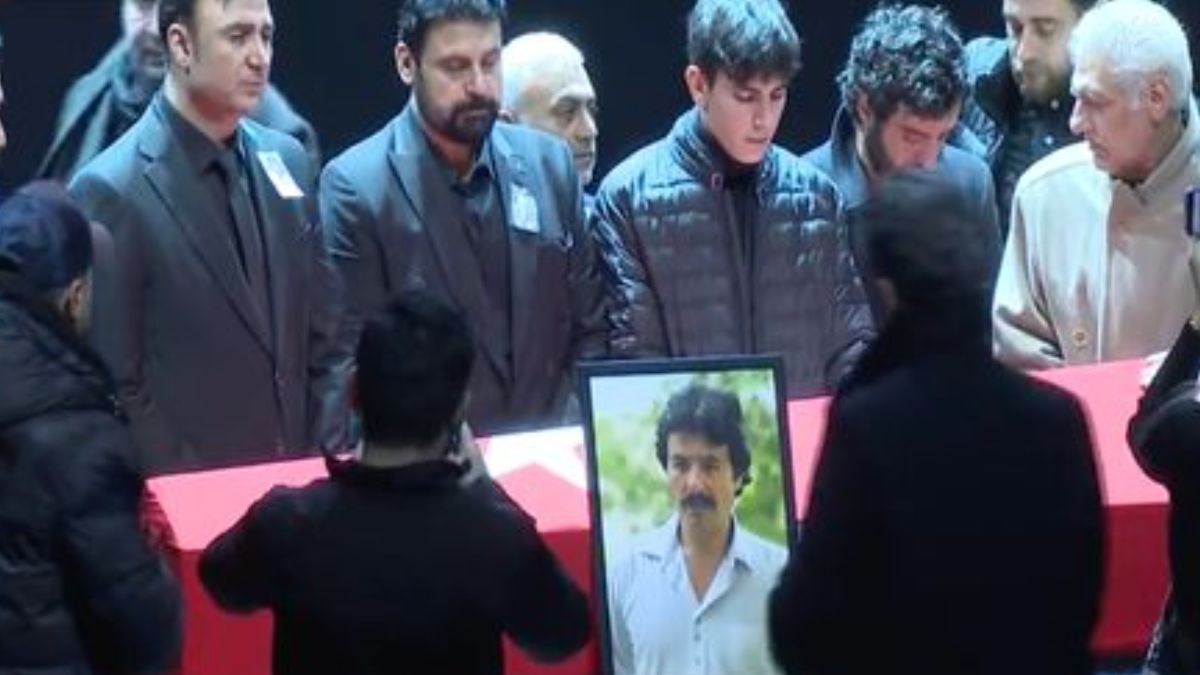 Ferdi Tayfur'un cenazesi AKM'de: Hayranları akın etti