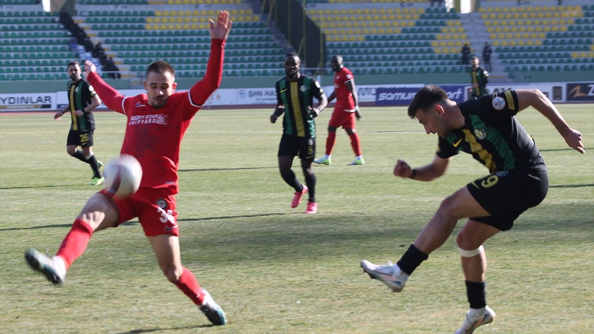 Şanlıurfaspor - Çorum FK maçında gol sesi çıkmadı