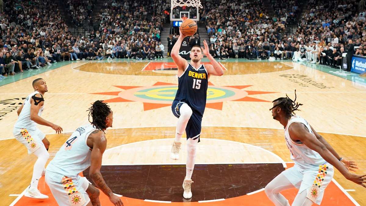 Nuggets, Jokic'in 46 sayı attığı maçta Spurs'ü mağlup etti