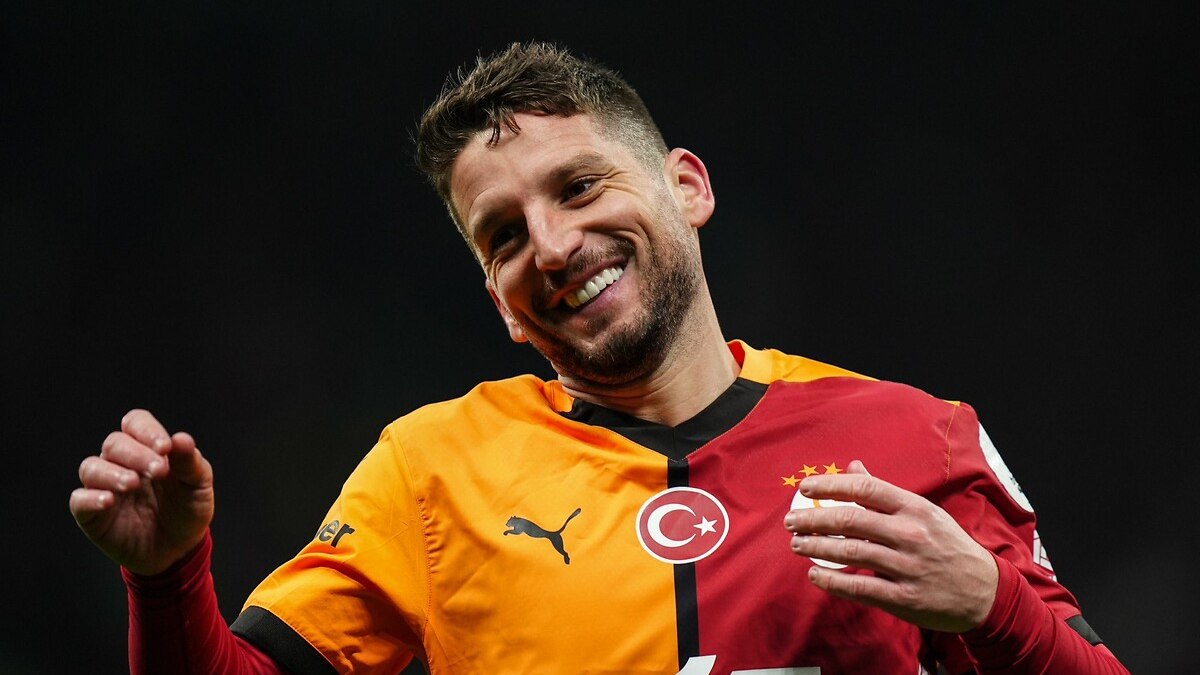 Galatasaray'da Dries Mertens'e kal baskısı