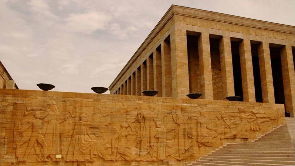 Anıtkabir'in Sırrı Ortaya Çıktı; İşte Sarı Renginin Kaynağı...