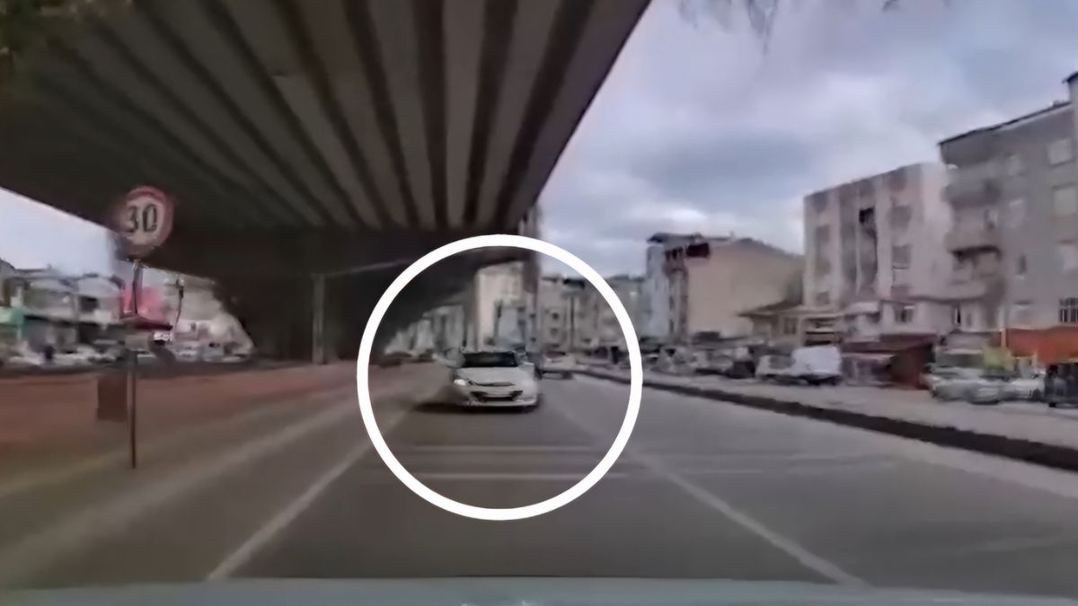 Samsun’da yaya yoluna park eden ve ters yönde giden sürücülere ceza kesildi