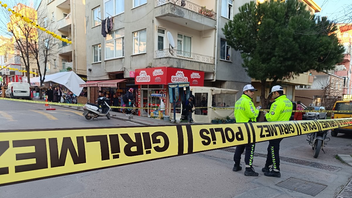 İstanbul'da silahı tutukluk yapınca hem kendini hem de arkadaşını vurdu