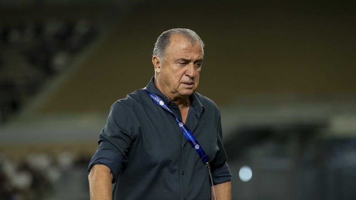 Fatih Terim, Al Shabab'ın başında ligdeki ilk maçında mağlup oldu